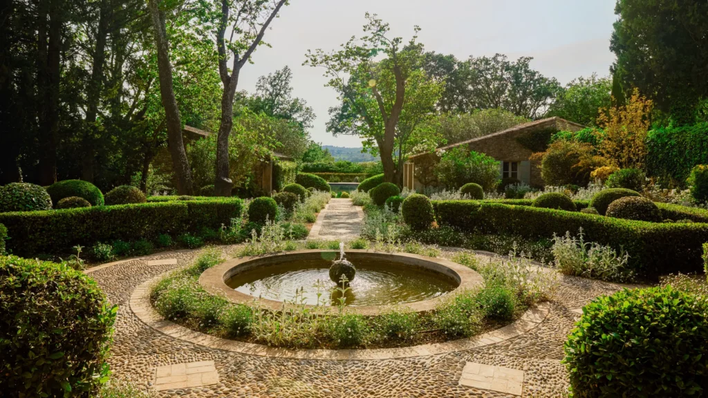 Modern Backyard Landscaping Ideas for Outdoor Beauty