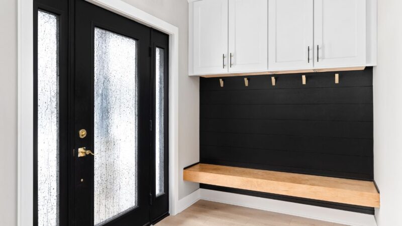 Modern Entryway Bench Ideas for Organized Living