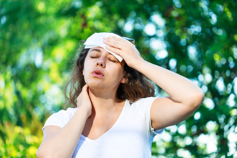 Dehydration Symptoms: Early Signs Before Serious Trouble