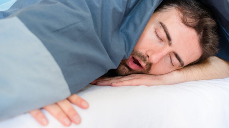Sleep Apnea Symptoms: Loud Snoring and Morning Headaches